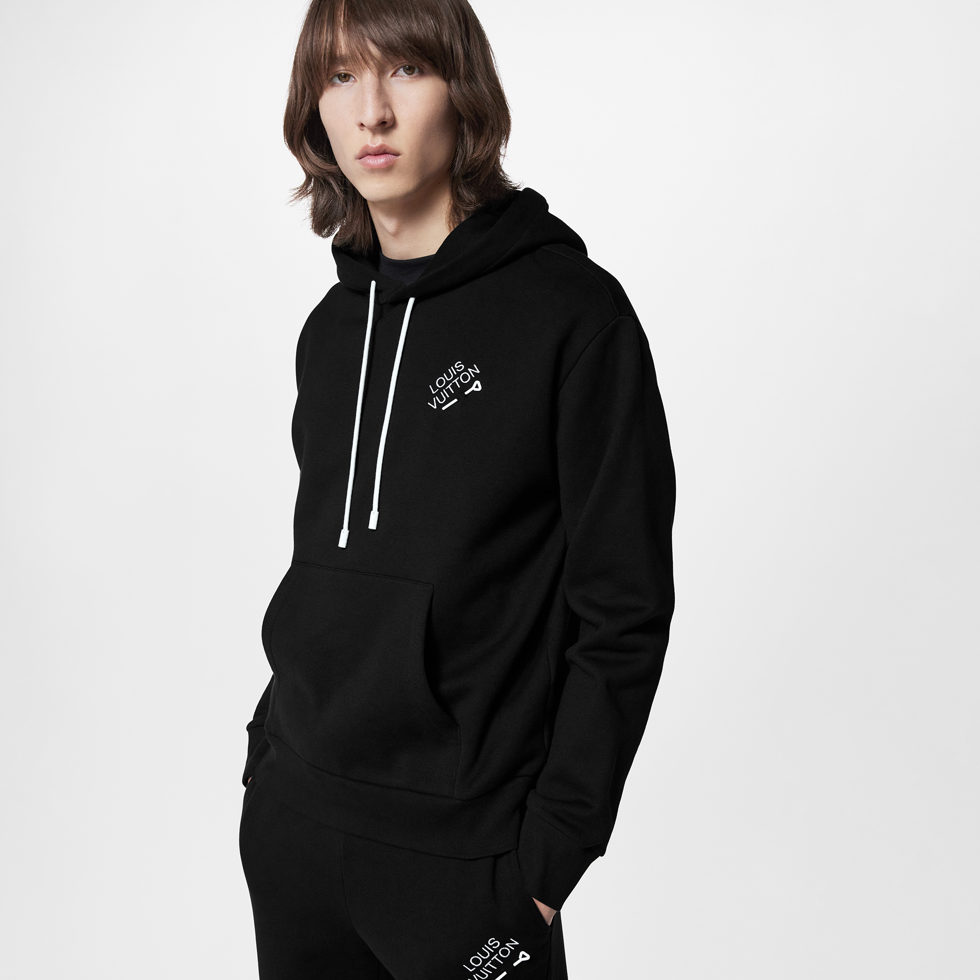 Hoodie mit gestickter Signatur  Herren Ready to Wear Strick und Sweatshirts | LOUIS VUITTON (Zoom)